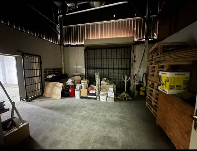 548M² WAREHOUSE TO LET IN LANSERIA